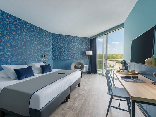 (c) Center Parcs