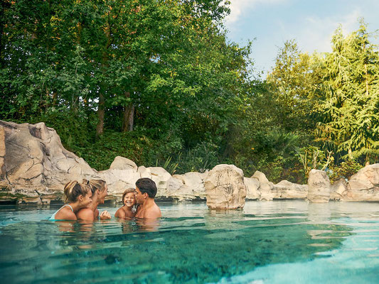 (c) Center Parcs