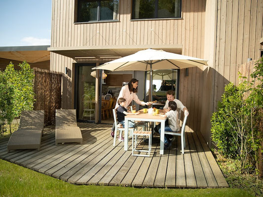(c) Center Parcs