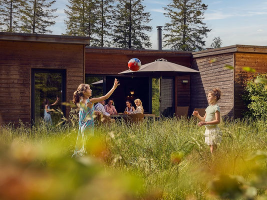 (c) Center Parcs