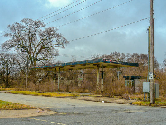 Sylvia's Mother said: Never marry a gas station attendant - never! Gary, Indiana