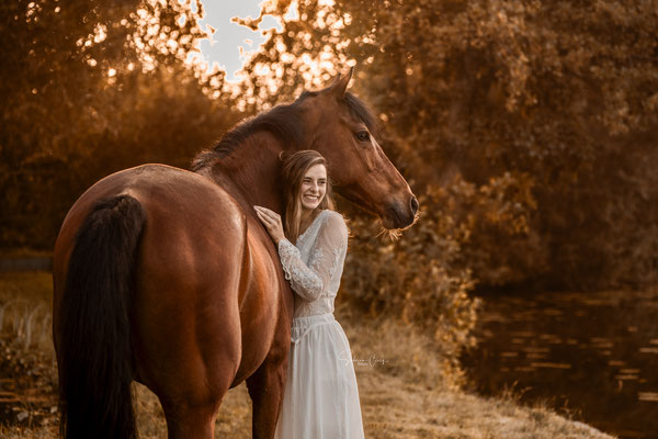 Weißes Kleid Pferdefotografie
