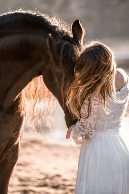 Kleid für Fotoshooting mit Pferd