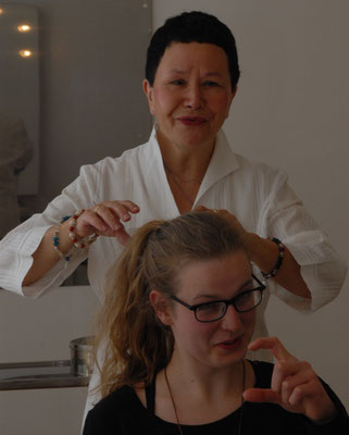 Individuelle Haartyp-Beratung schafft eine Verbindung zwischen dem inneren Gefühl und äußerem Ausdruck