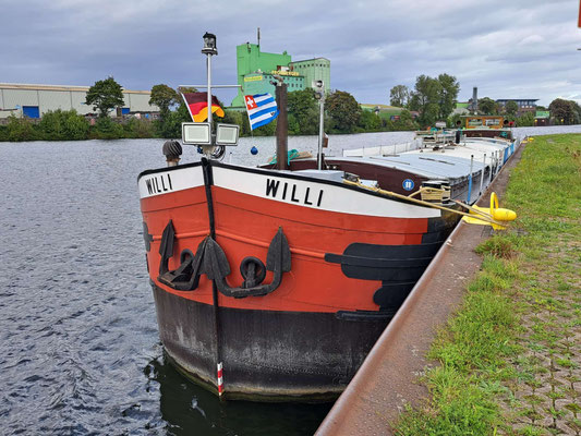 Liegeplatz im Oberwasser der Schleuse Meiderich und der Ruhrschleuse Duisburg (© 15.09.2025 Andy R.)