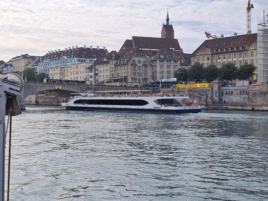 Martinskirche, FGS RHYSTÄRN und Schifflände (© Peter M.)