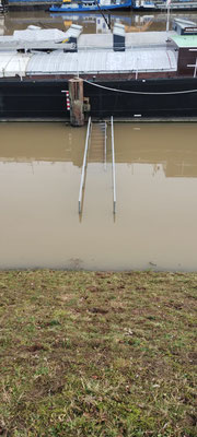 Hochwasser im Schutzhafen Erlenbach am Main (© Oliver G. 27.12.2023)