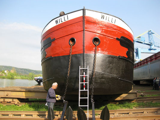 Helling der Erlenbacher Schiffswerft (Main) 03.05.2016 09:01 © J.A.