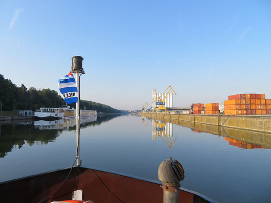 Hafen Nürnberg (Main-Donau-Kanal) 22.06.2017 07:12 © Uwe M