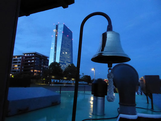 Weseler Werft in Frankfurt (Main) 29.06.2016 22:22 © G. B.