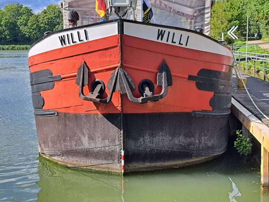 WILLI im Unterwasser des Historischen Schiffshebewerks Henrichenburg von 1899 (© 13.09.2025 Andy R.)