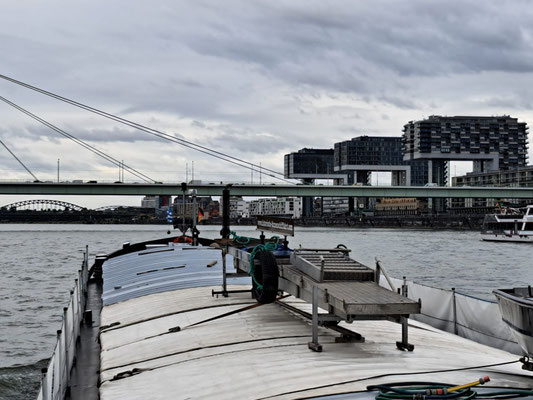 Köln; Serverinsbrücke und Kranhäuser (© Andy R. 17.09.2025)