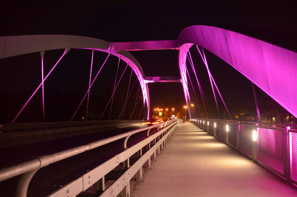 Beleuchtete Brücke