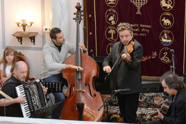 Tosca, Yves, Roland, Tchatcho et Engé : le 4tet Foulitchay, au complet, en concert à la synagogue d'Obernai - Photo reproduite avec l'aimable autorisation de l'auteur, François Micucci 