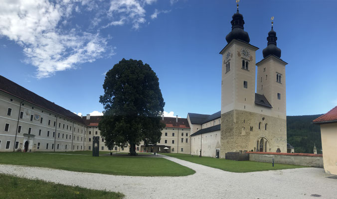 Stift Gurk mit dem Dom