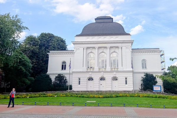 das Theater