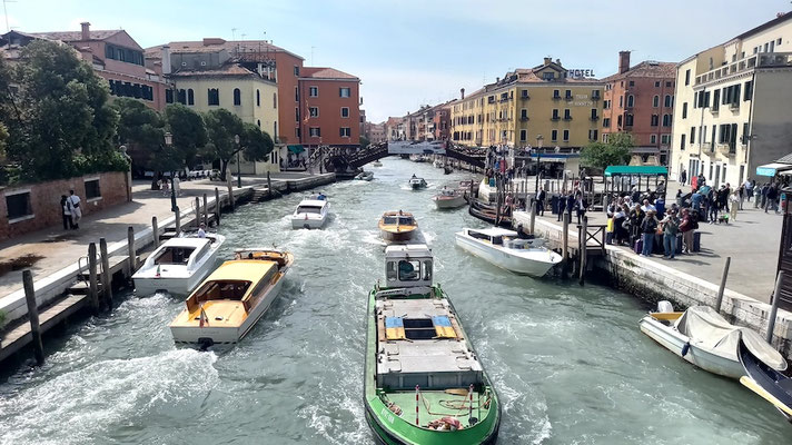 Hauptverkehrsader Canale Grande