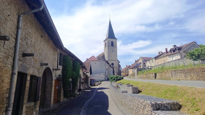 ... aber natürlich mit Kirche