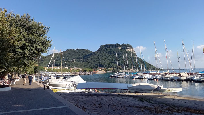natürlich hat eine Stadt am See auch einen Hafen