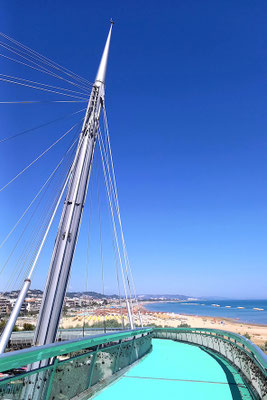 Brücke Ponte del Mare in Pescara für Fußgänger und Radfahrer