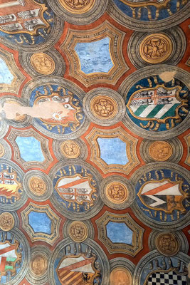 Die Decke im Eingang
