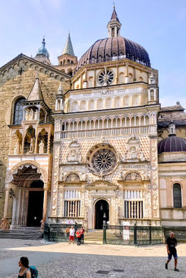 der relativ kleine Dom in der Oberstadt