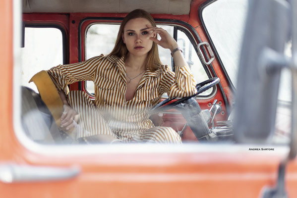 Fotografo fashion Torino - modella look sporty chic