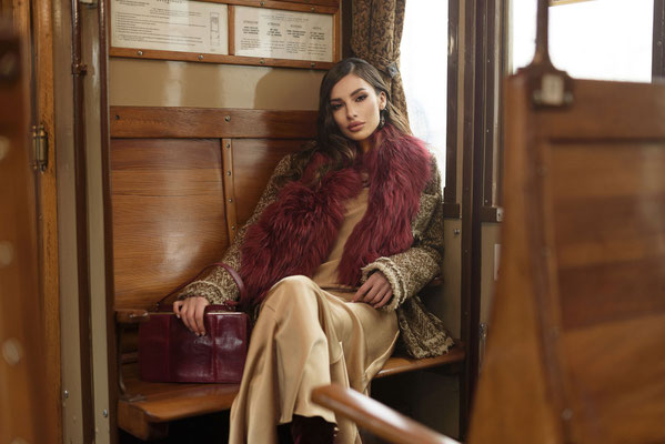 Fotografo fashion Torino - shooting modella look vintage retrò