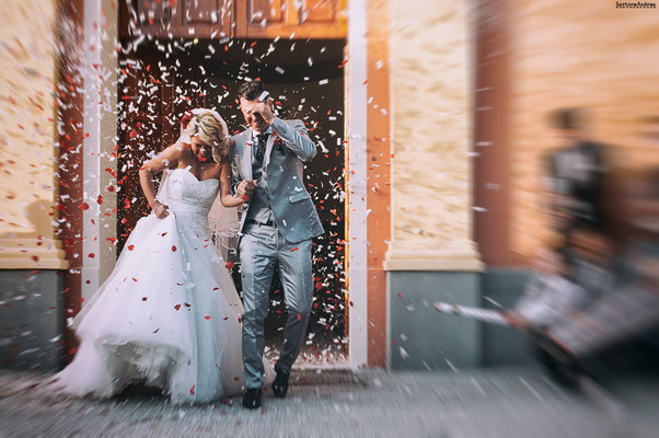 Studio fotografico matrimoni Torino - preparativi sposa vestizione