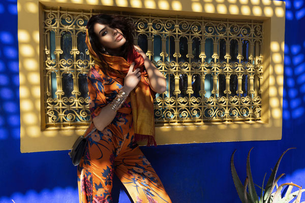 Fotografo fashion Torino - shooting modella abito rosso passione