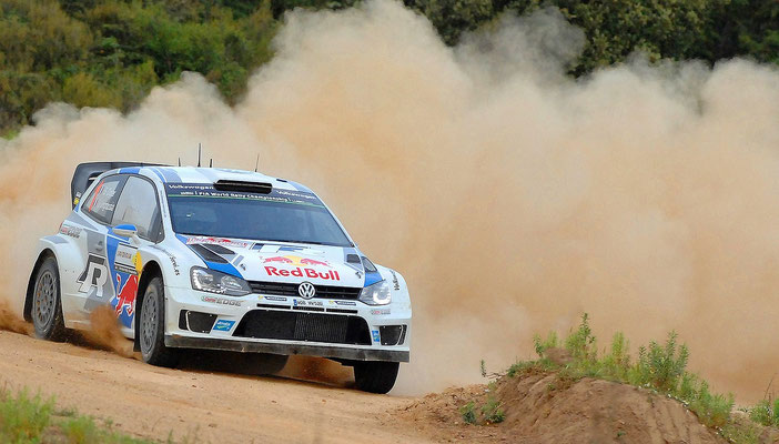 Fotografia rally automobilistico - Peugeot in curva