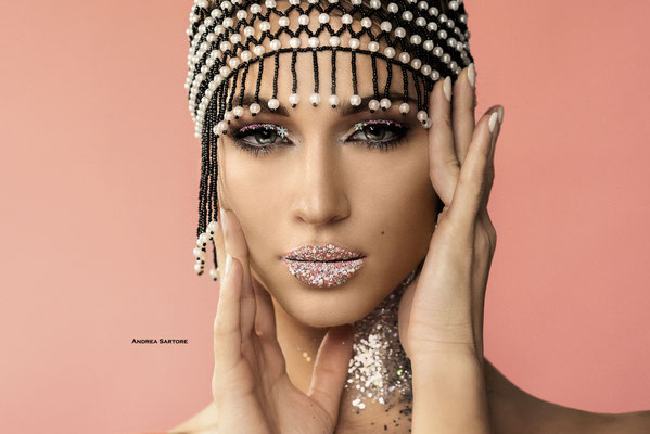 Fotografo moda Torino - ritratto modella profilo elegante