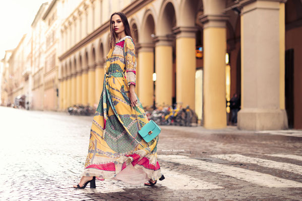 Fotografo moda Torino - ritratto modella capelli al vento