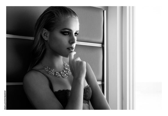 Fotografo moda Torino - ritratto glamour femminile