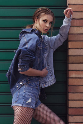Fotografo fashion Torino - modella look sporty dinamico running