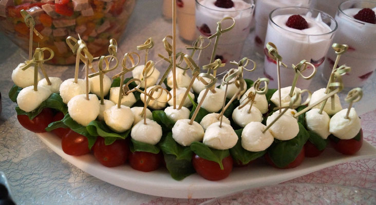 Tomate-Mozarella-Spieße