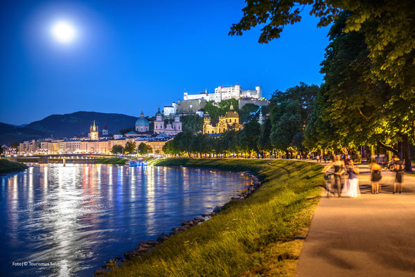 ..Sundown in Salzburg - a guided evening tour..