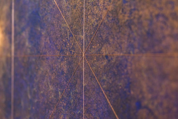Katharina Lehmann / SEEMINGLY SAVE UNIVERSE I / Thread-Drip Painting - acrylic paint, copper wire on canvas / 100x100 cm / 2017 / Photo © Julia Smirnova