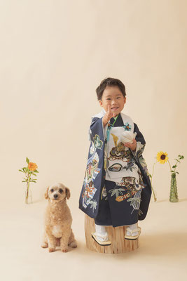 犬と家族の写真撮影
