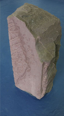 O.T., Roter Sandstein , 91,5 x 36 x 22 cm, 2020, Ansicht 2