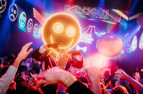 contratar un robot led para mi boda en Granada