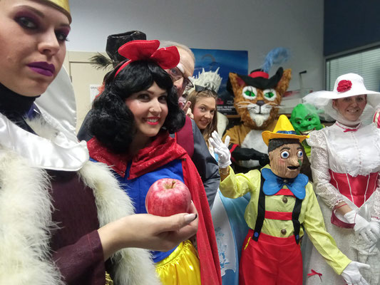 Contratar un pasacalles de navidad en Cadiz