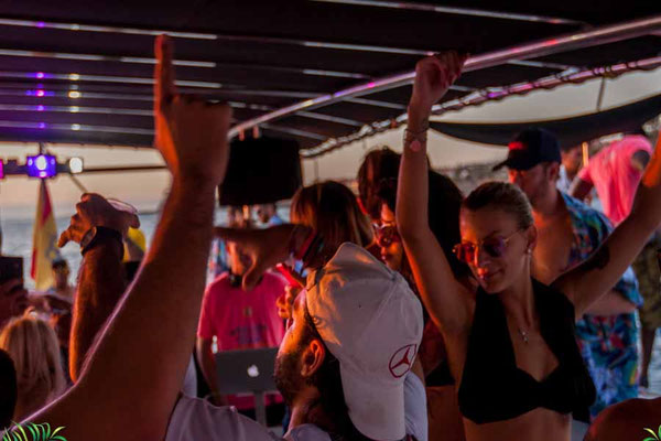 Fiesta en un barco en tenerife