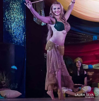 Contratar espectaculo danza del vientre bodas en Córdoba
