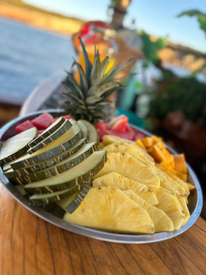 fiesta en barco en ibiza para despedidas de solteros