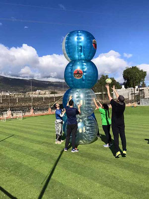 partida para despedidas de solteros bubble futbol en Tenerife