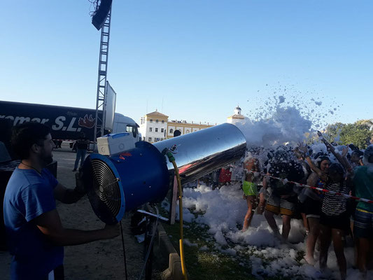 fiesta con cañón de espuma cadiz