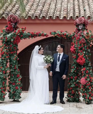 contratar performances de flores para la boda en Sevilla
