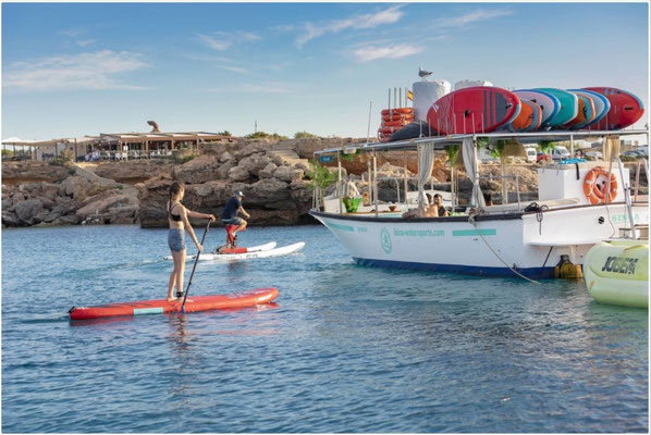 de barcos en ibiza para despedidas de solteras