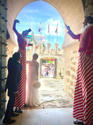 contratar espectáculos de zancudos para bodas Jerez de la Frontera